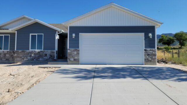 Garage-door-installation-roy-ut